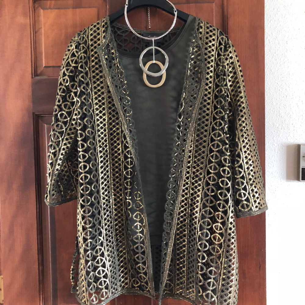 Chico Travel Top with Sleeveless Shell